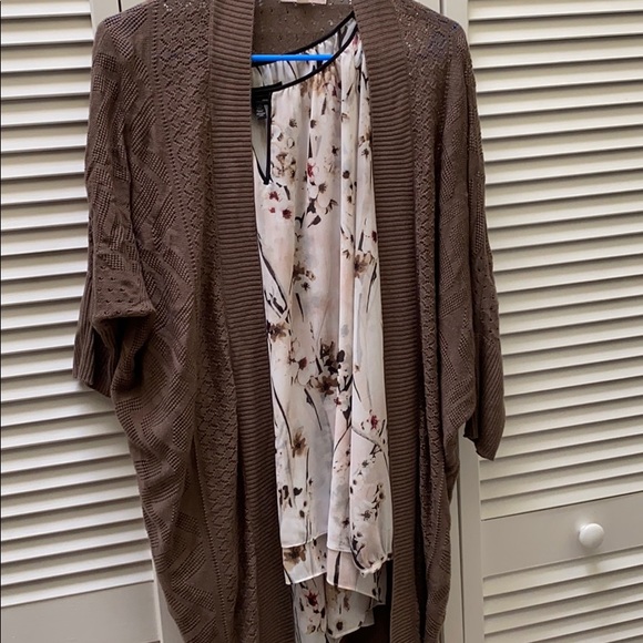 Intricate sweater - Picture 1 of 5